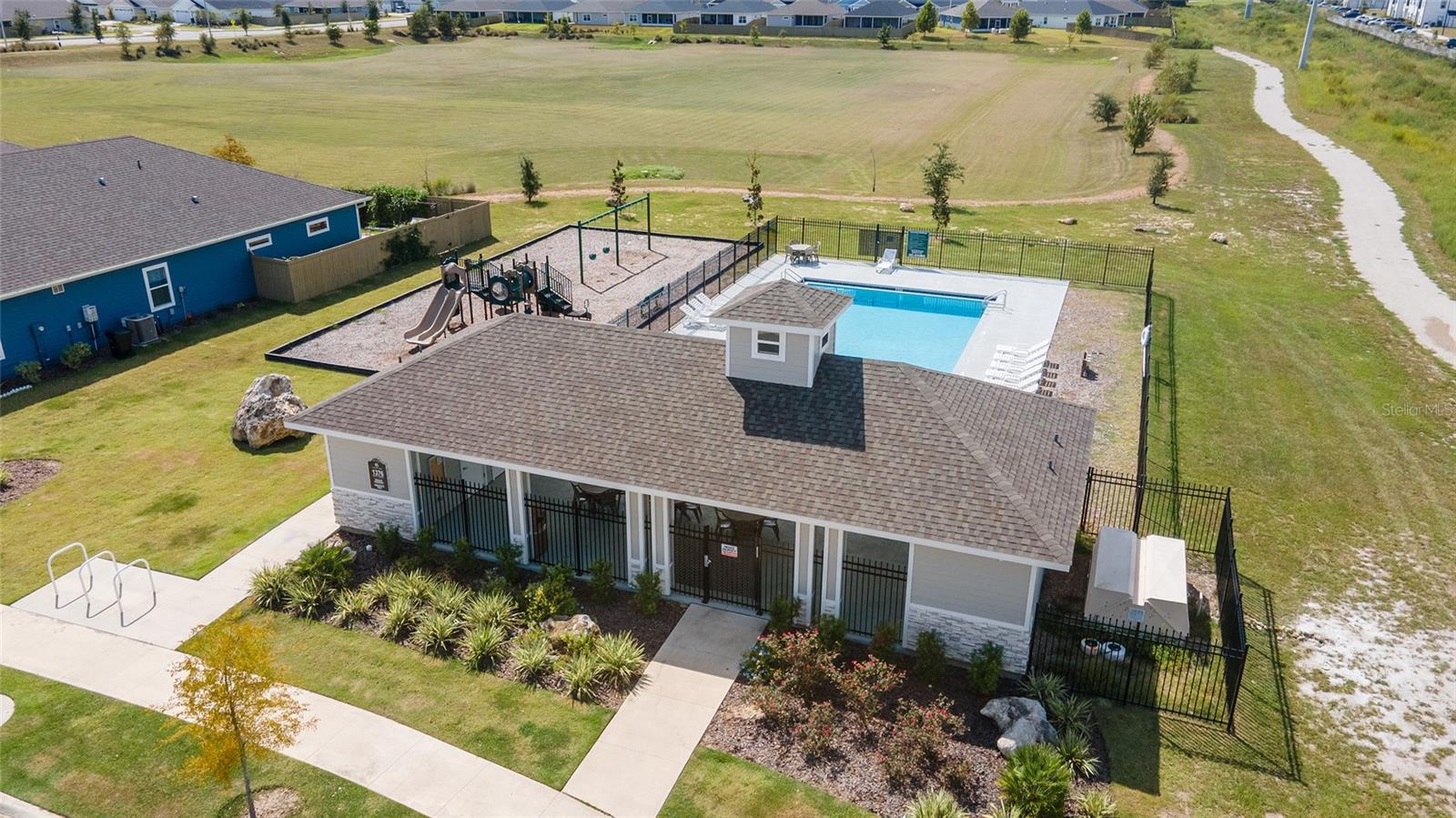 GRAND OAKS - Residential