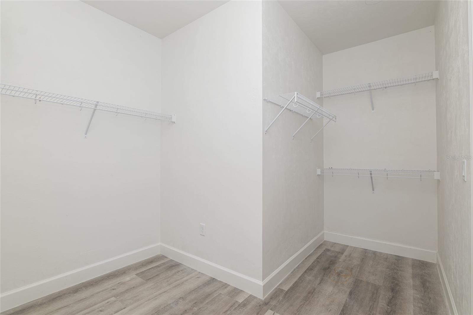 GRAND OAKS - Residential