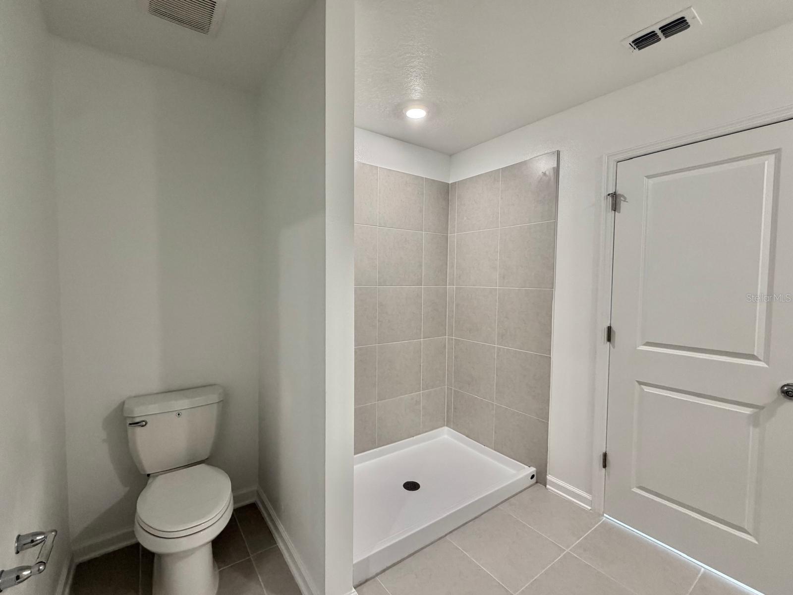 HUNT CLUB/LK WALES PH 1 - Residential Lease