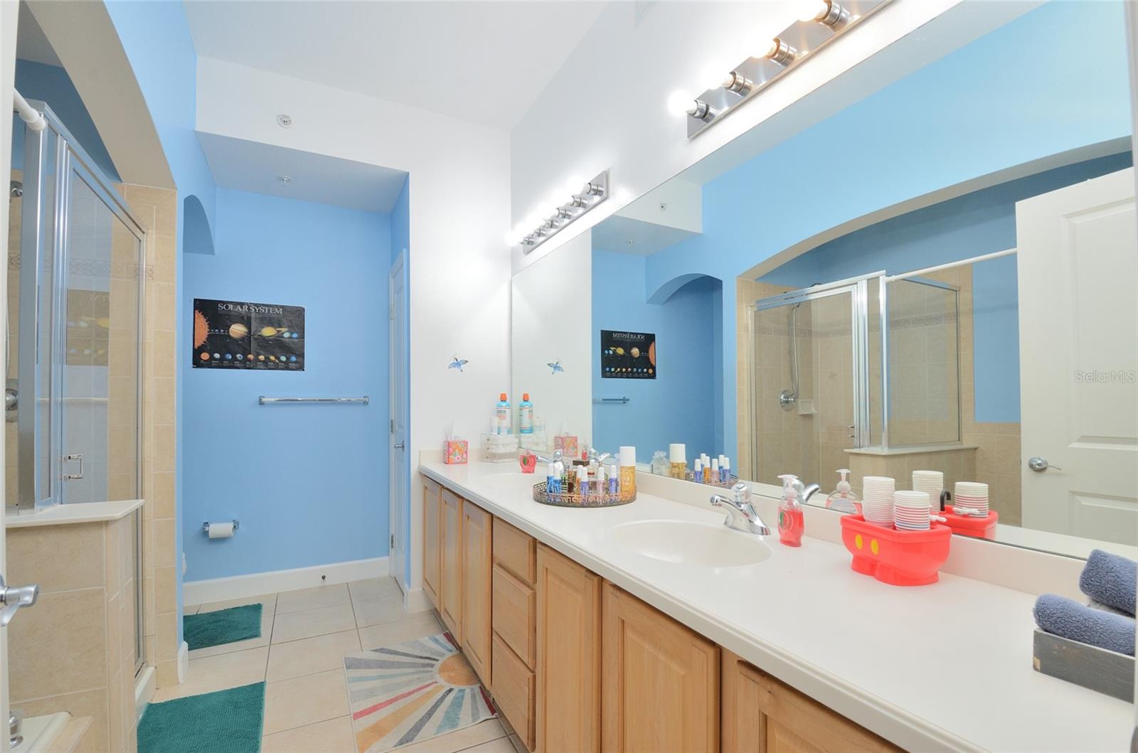 ARTISAN CLUB CONDO PH 6 - Residential