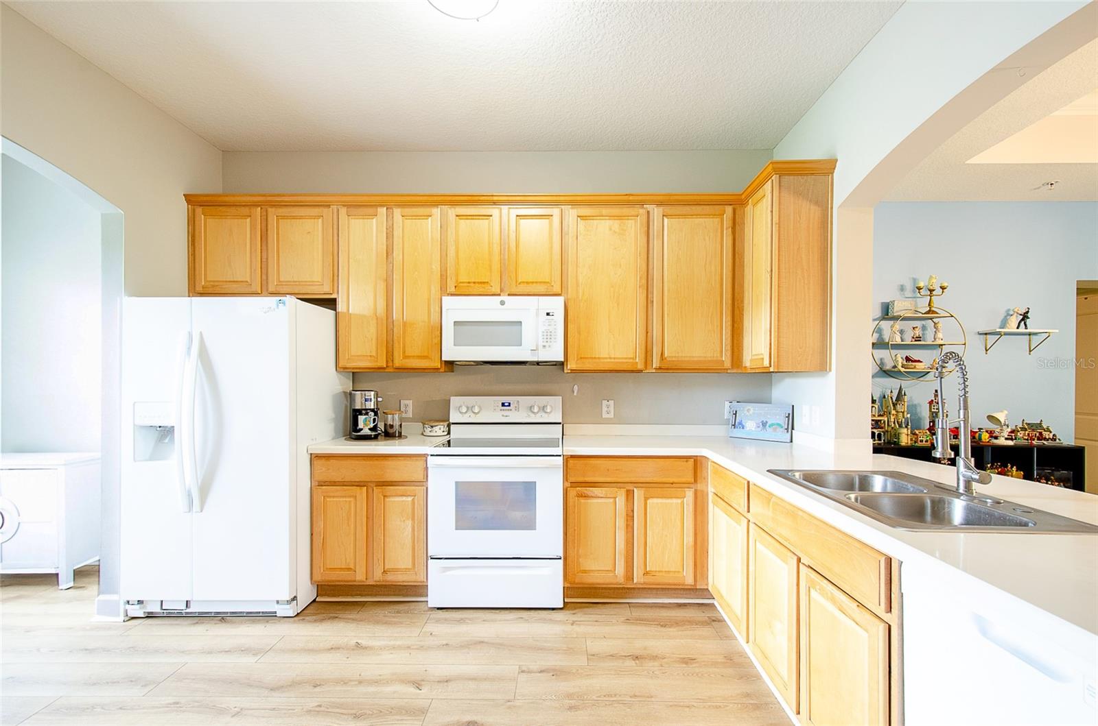 ARTISAN CLUB CONDO PH 6 - Residential