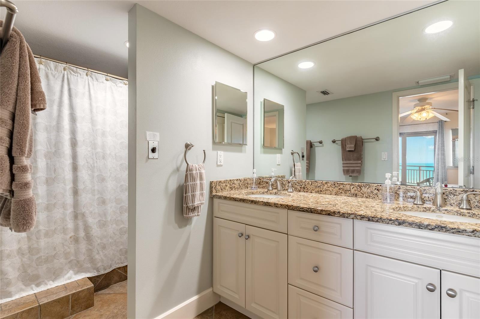 SEASCAPE TOWERS CONDO PH 01 - Residential