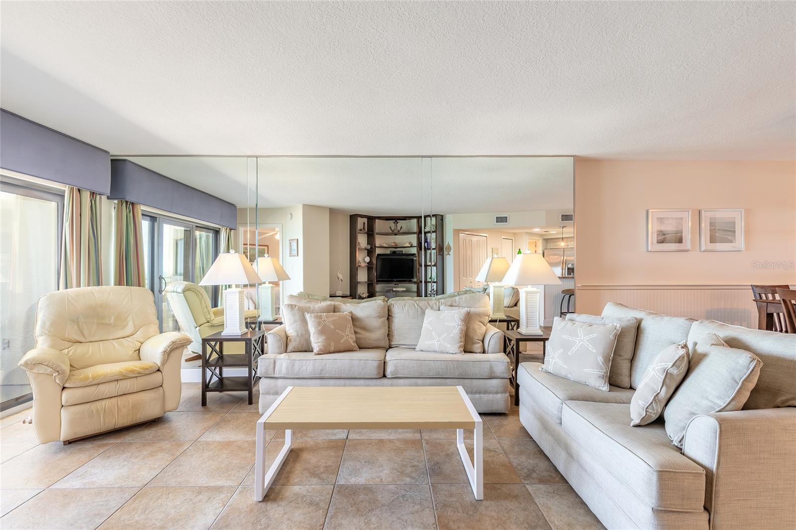 SEASCAPE TOWERS CONDO PH 01 - Residential