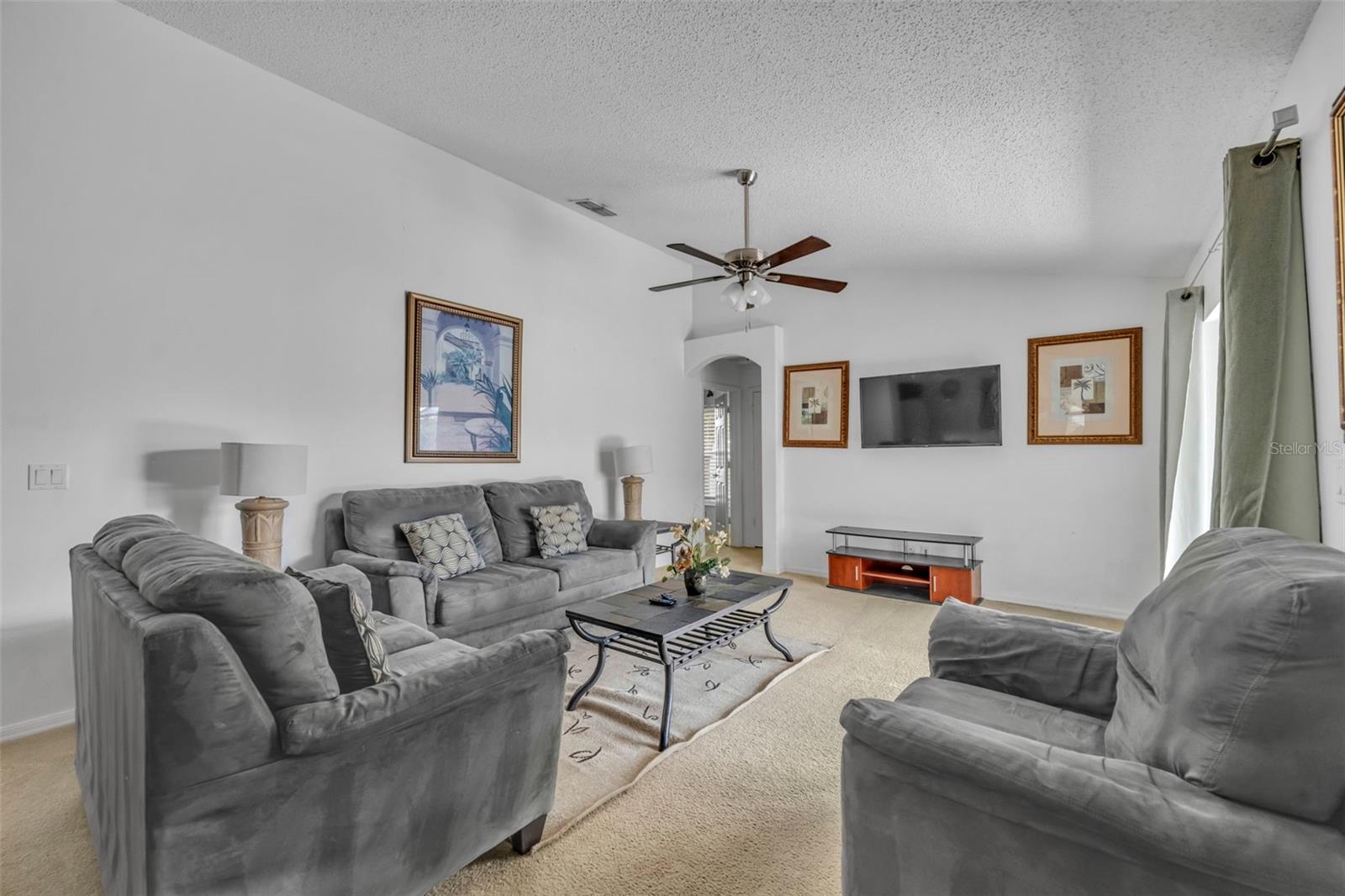 ORANGE TREE PH 04 LT 401 BEING IN 15-24-2 - Residential