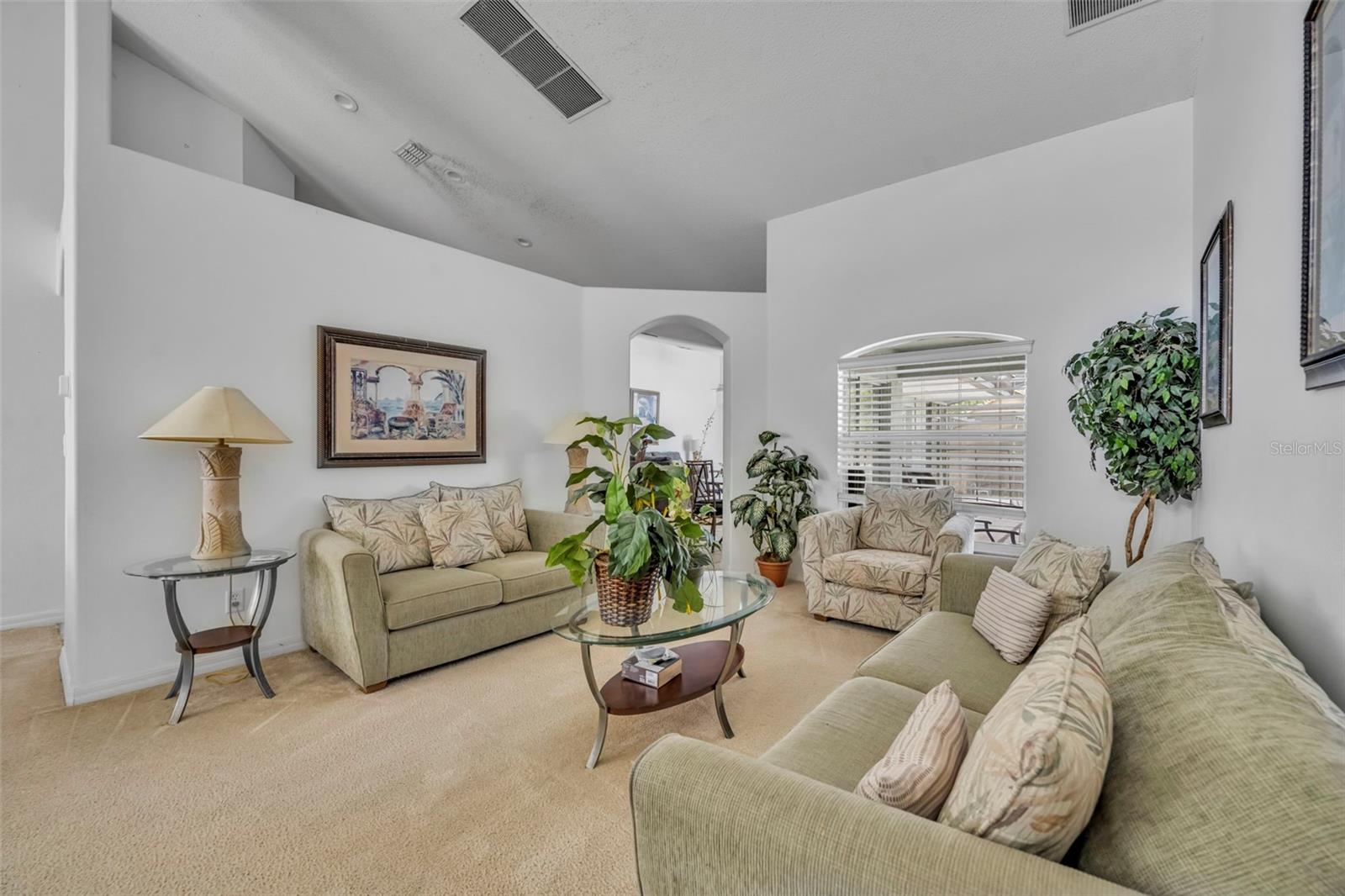ORANGE TREE PH 04 LT 401 BEING IN 15-24-2 - Residential