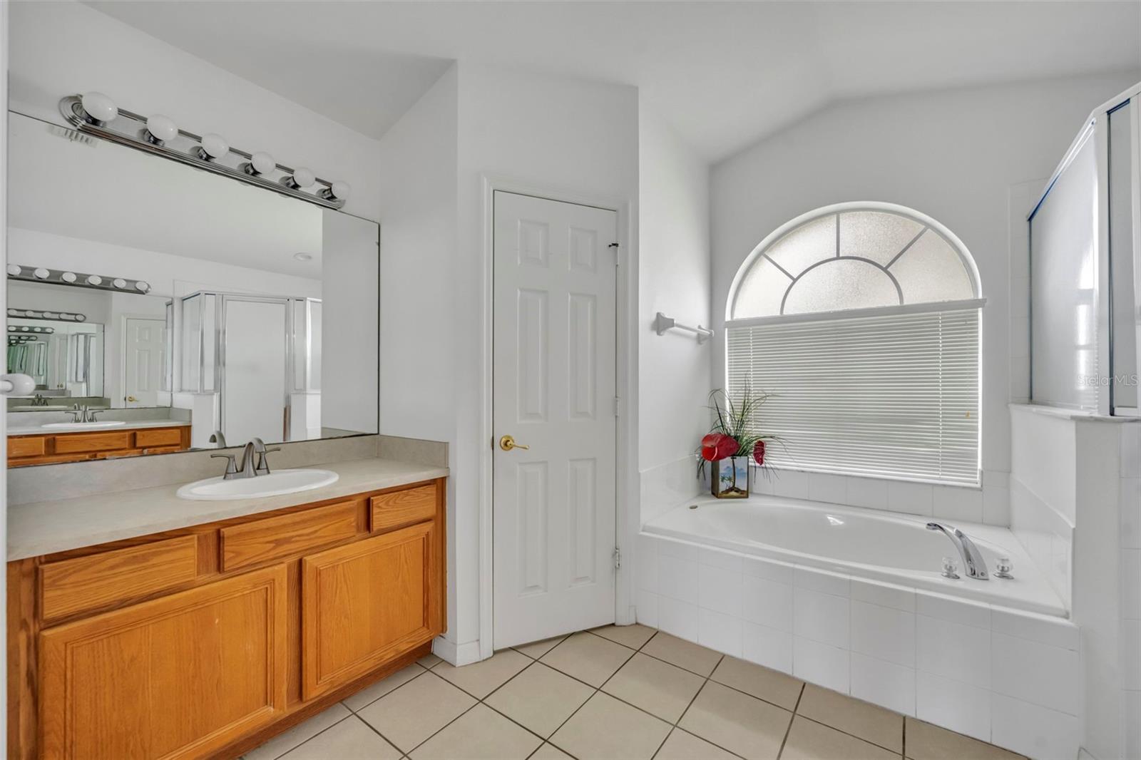 ORANGE TREE PH 04 LT 401 BEING IN 15-24-2 - Residential