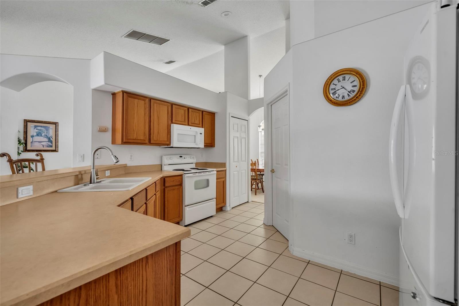 ORANGE TREE PH 04 LT 401 BEING IN 15-24-2 - Residential