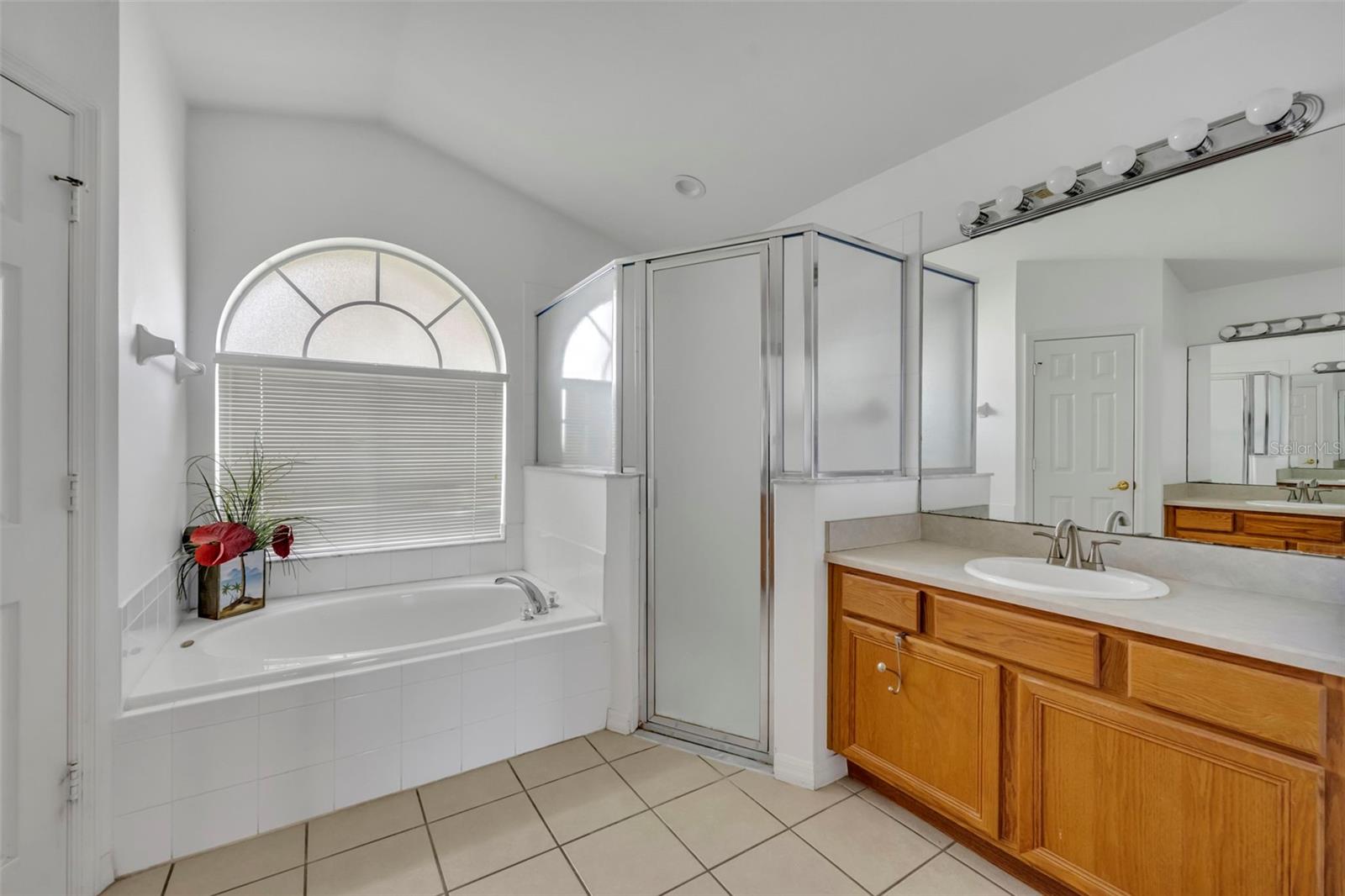 ORANGE TREE PH 04 LT 401 BEING IN 15-24-2 - Residential