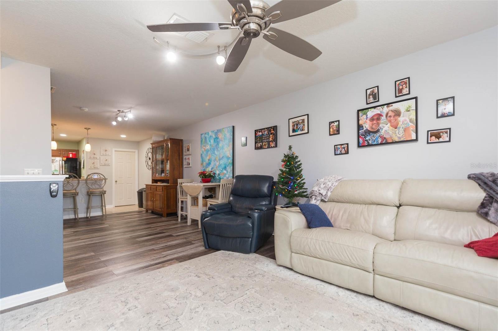 9024 WHITE SAGE LOOP 37