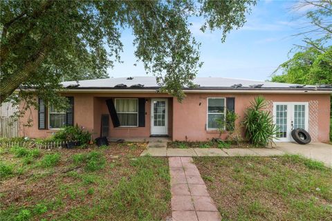 Photo of 136 Madera Drive, Winter Haven, FL 33880 (MLS # L4956309)