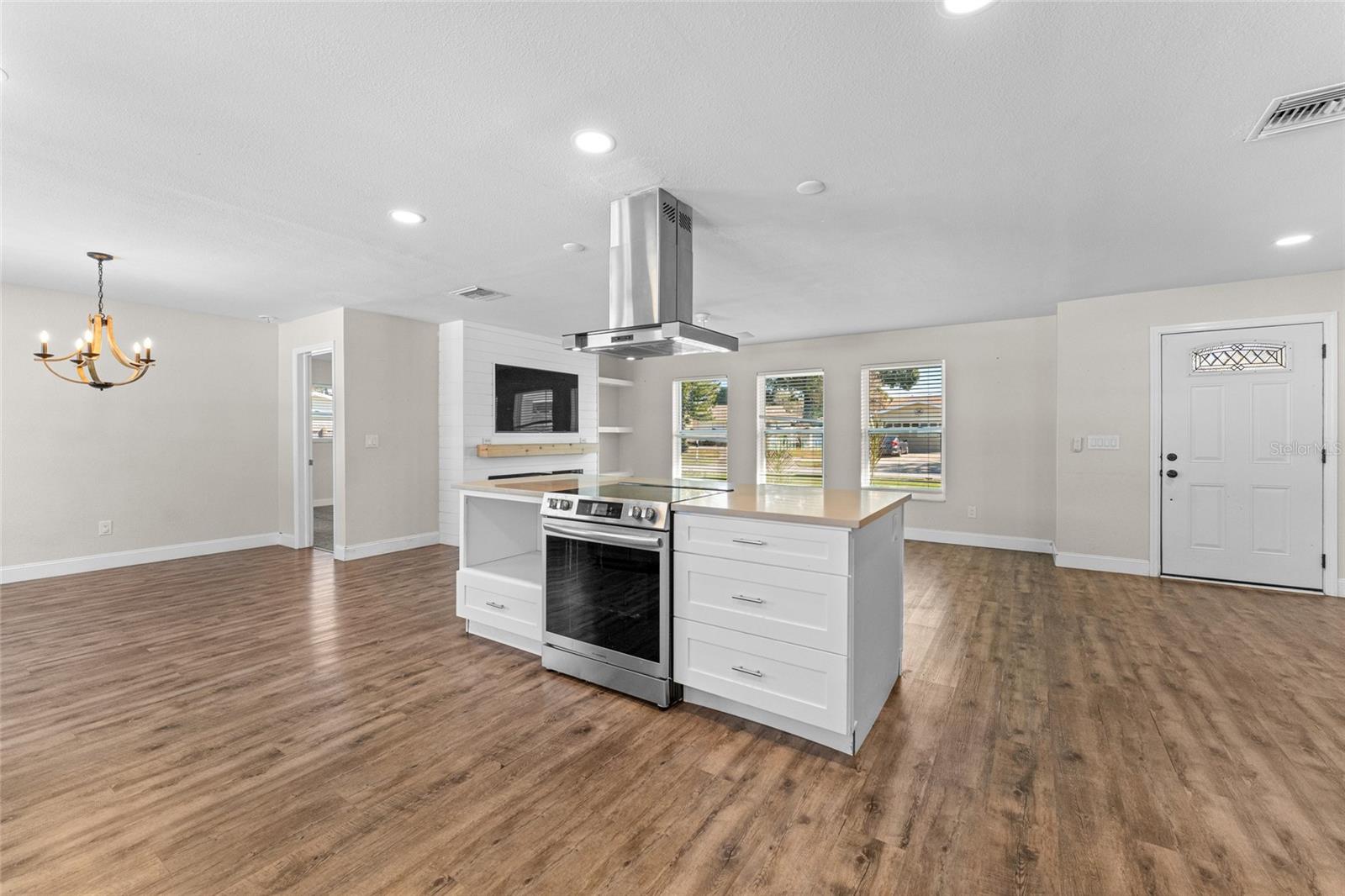 MIDWAY ACRES - Residential