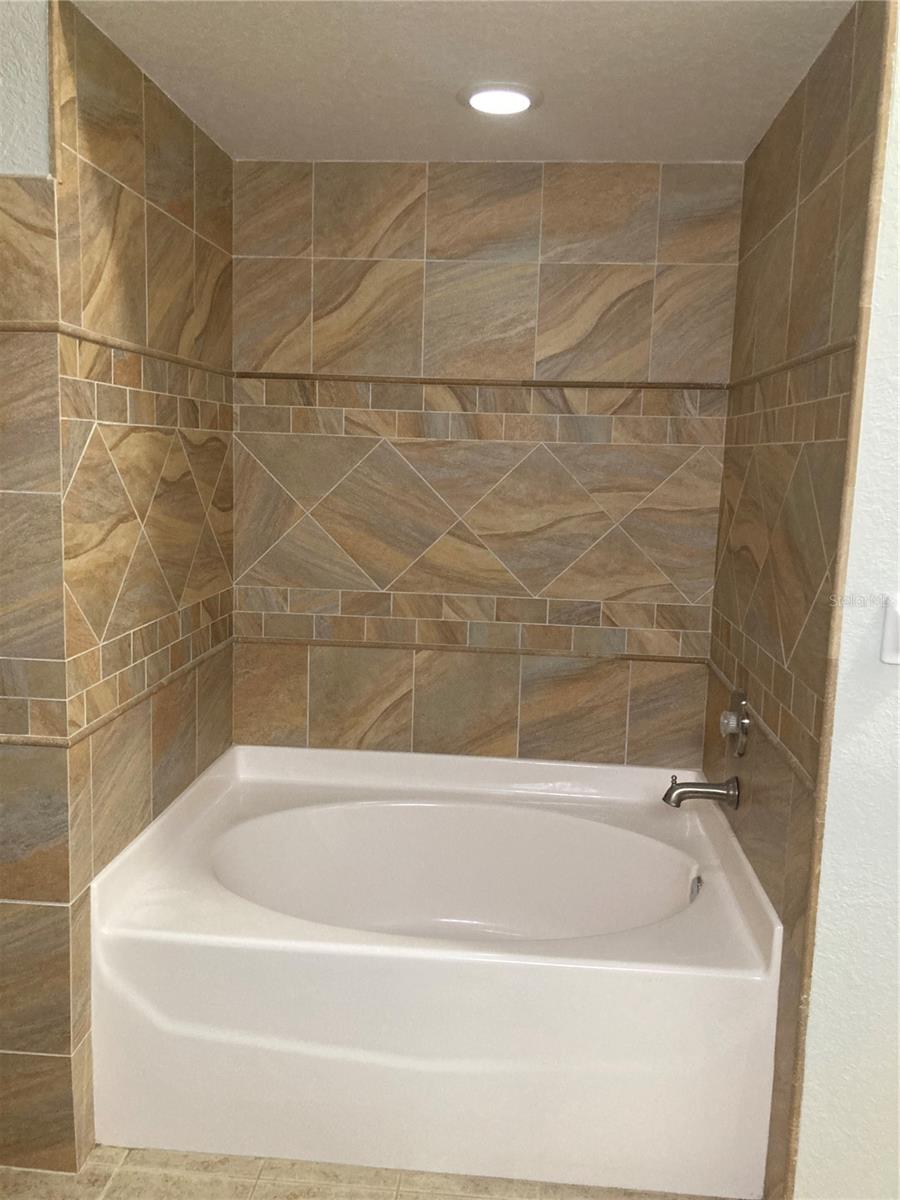 LAKES HERON COVE CONDO PH 07 - Residential