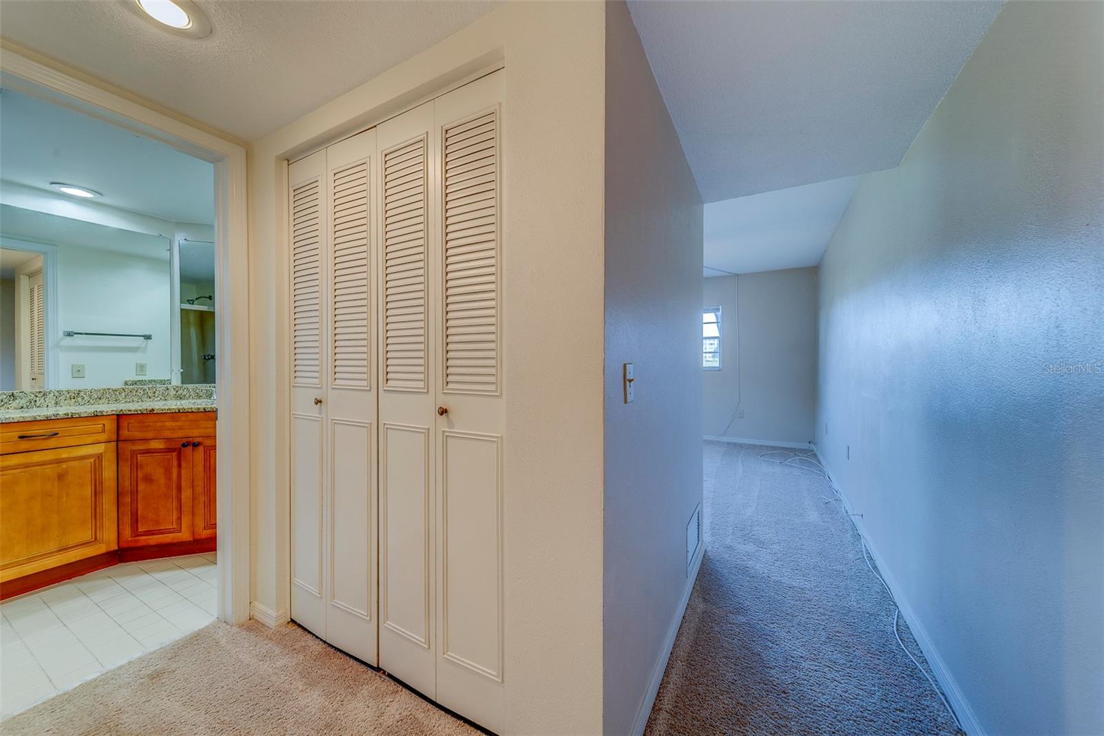 EAST BAY COUNTRY CLUB CONDO APTS - Residential Lease