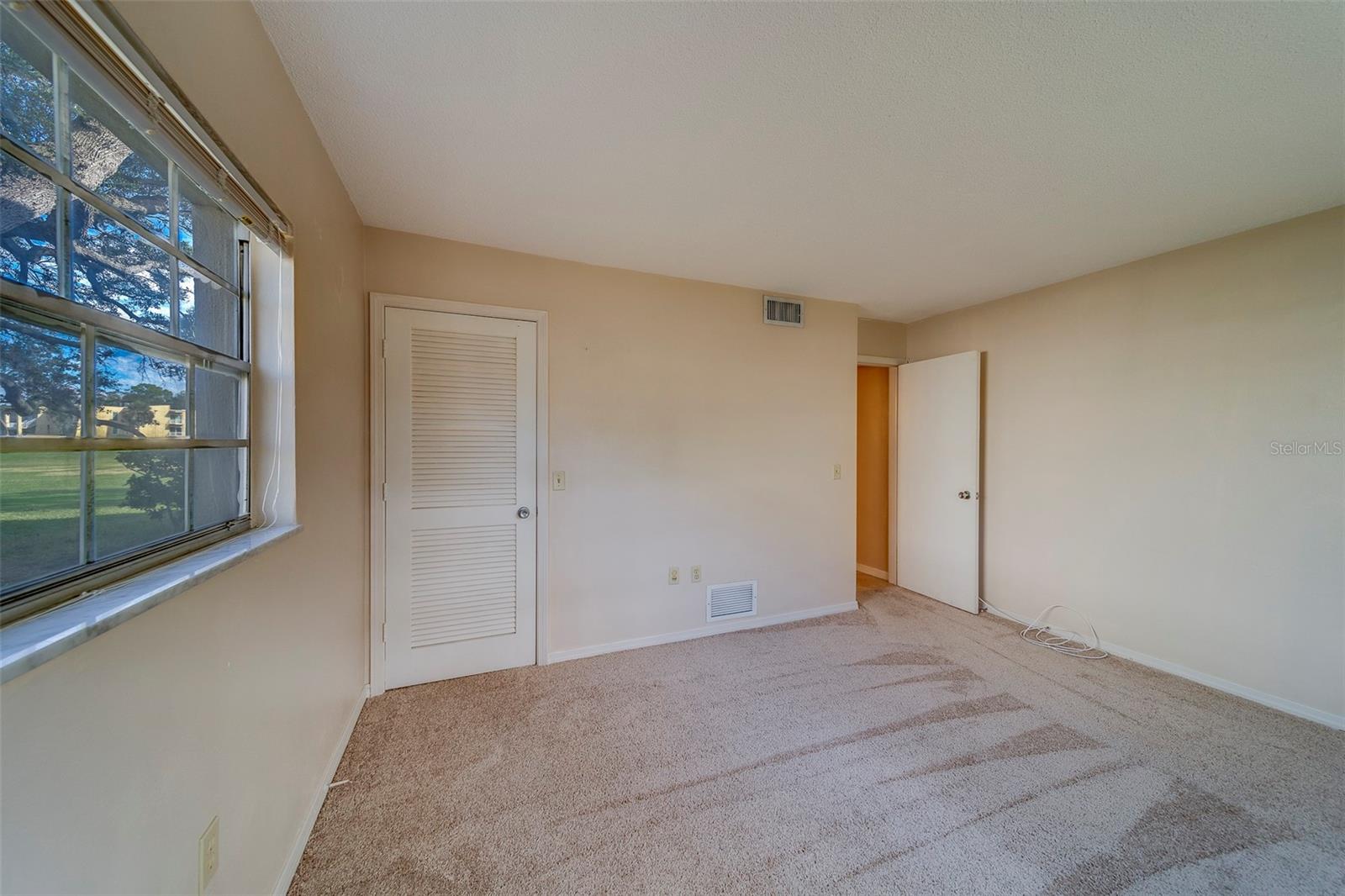 EAST BAY COUNTRY CLUB CONDO APTS - Residential Lease