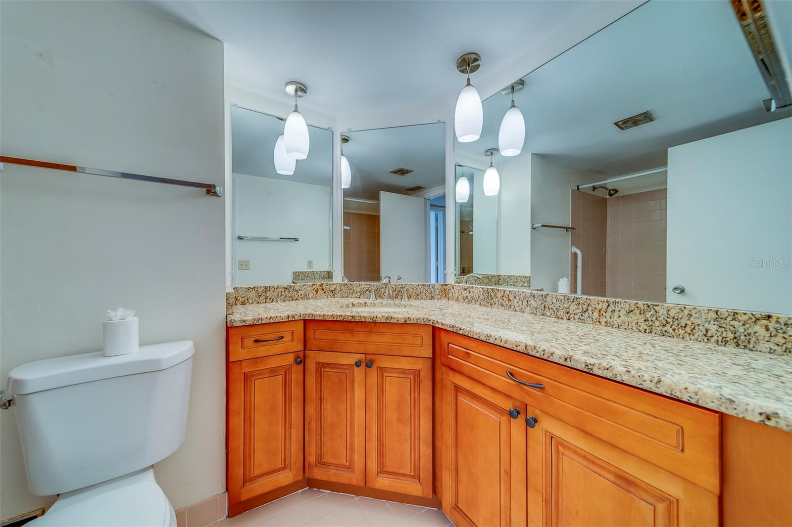 EAST BAY COUNTRY CLUB CONDO APTS - Residential Lease