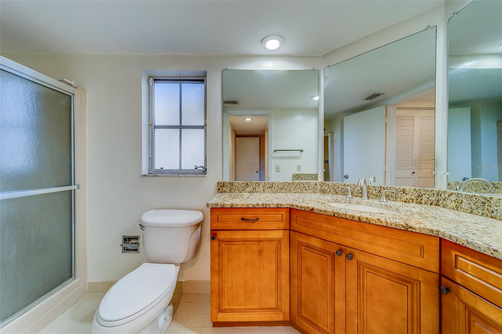 EAST BAY COUNTRY CLUB CONDO APTS - Residential Lease