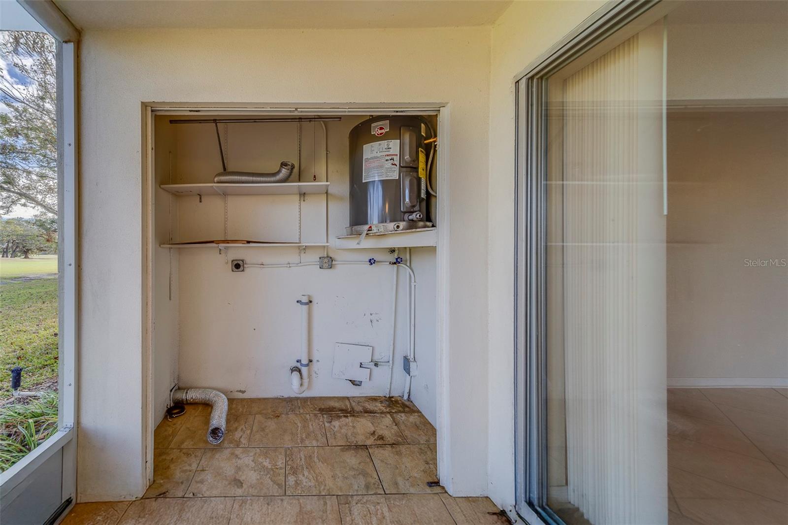 EAST BAY COUNTRY CLUB CONDO APTS - Residential Lease