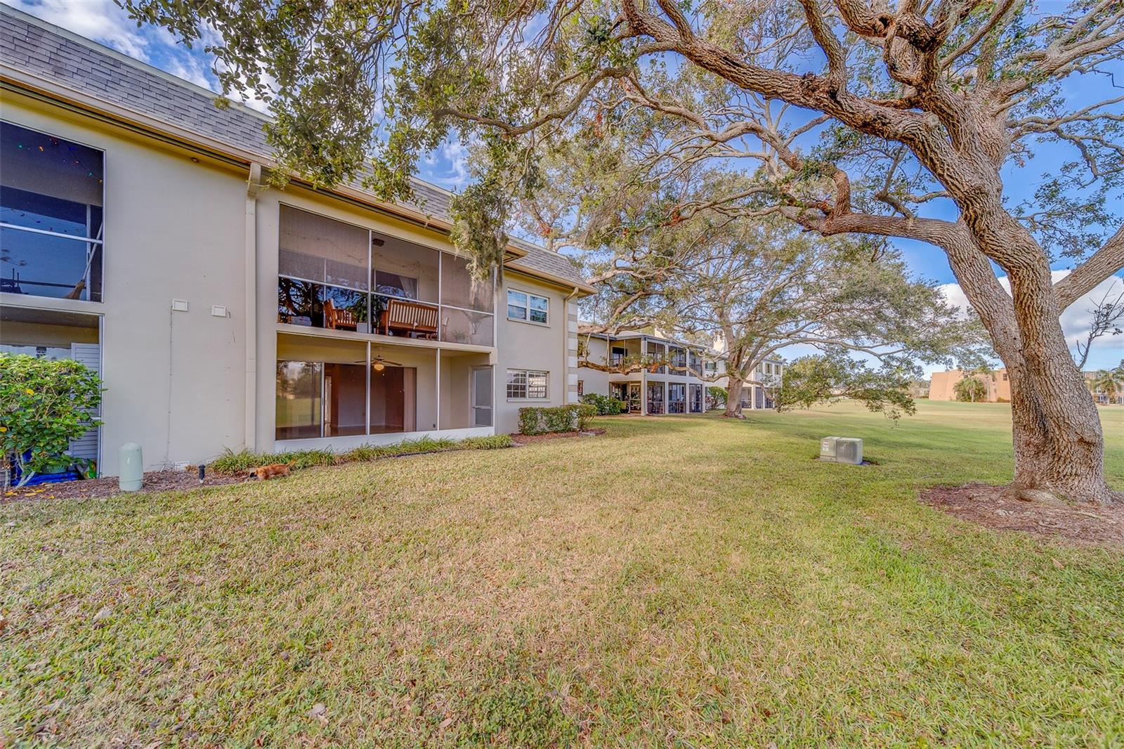 EAST BAY COUNTRY CLUB CONDO APTS - Residential Lease