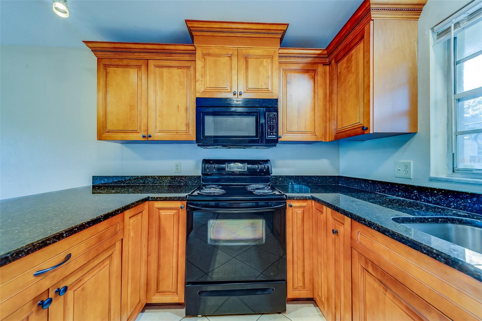 EAST BAY COUNTRY CLUB CONDO APTS - Residential Lease