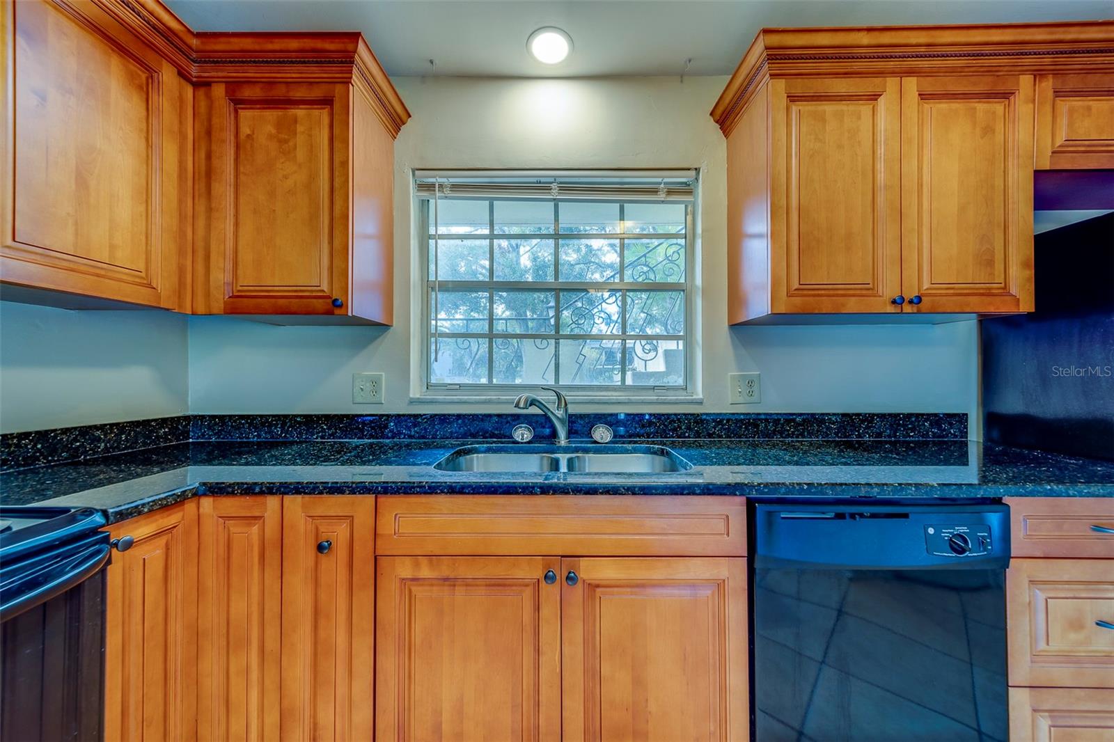 EAST BAY COUNTRY CLUB CONDO APTS - Residential Lease