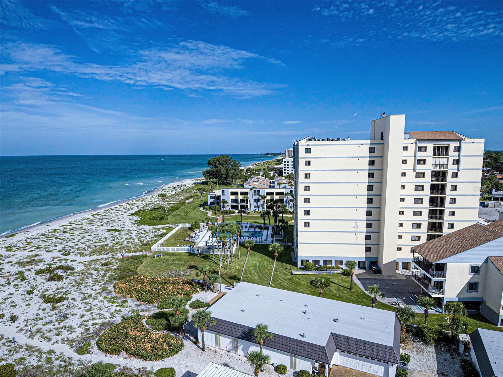 MACARTHUR BEACH - Residential