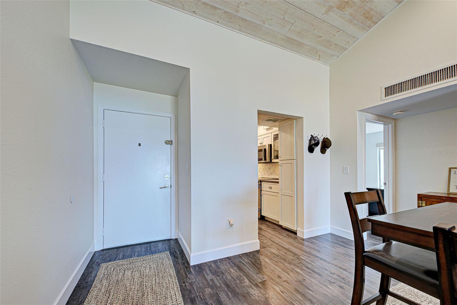 MACARTHUR BEACH - Residential