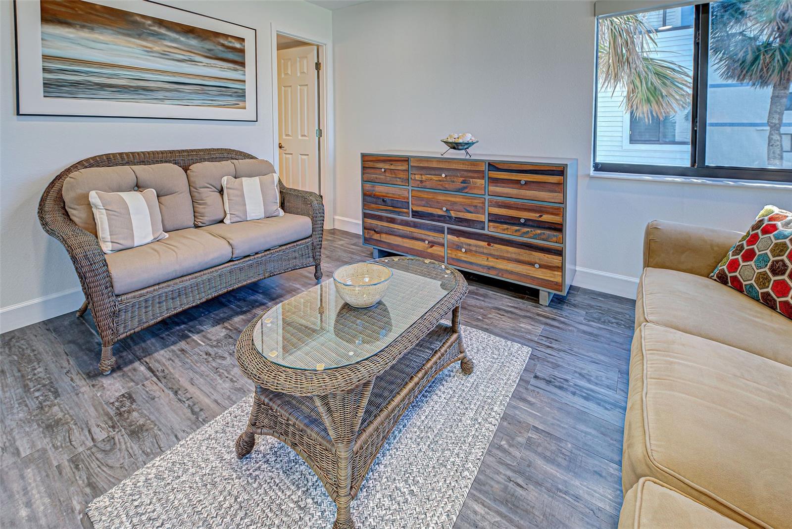 MACARTHUR BEACH - Residential