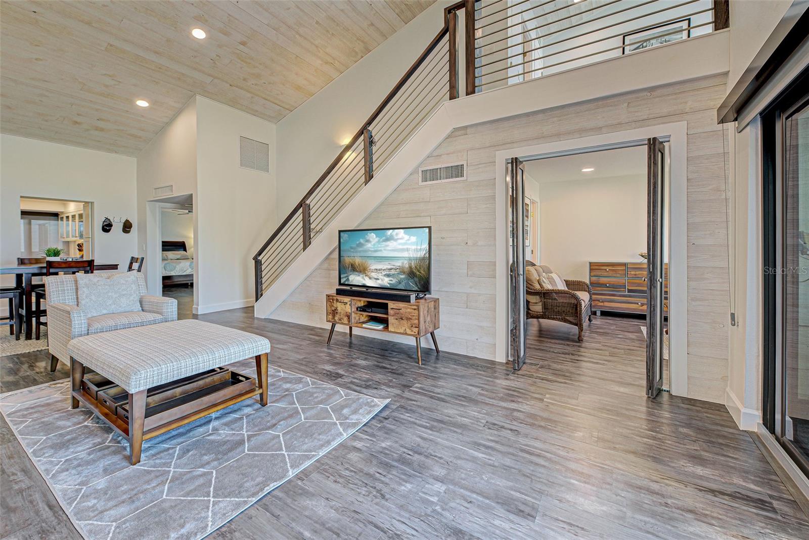 MACARTHUR BEACH - Residential