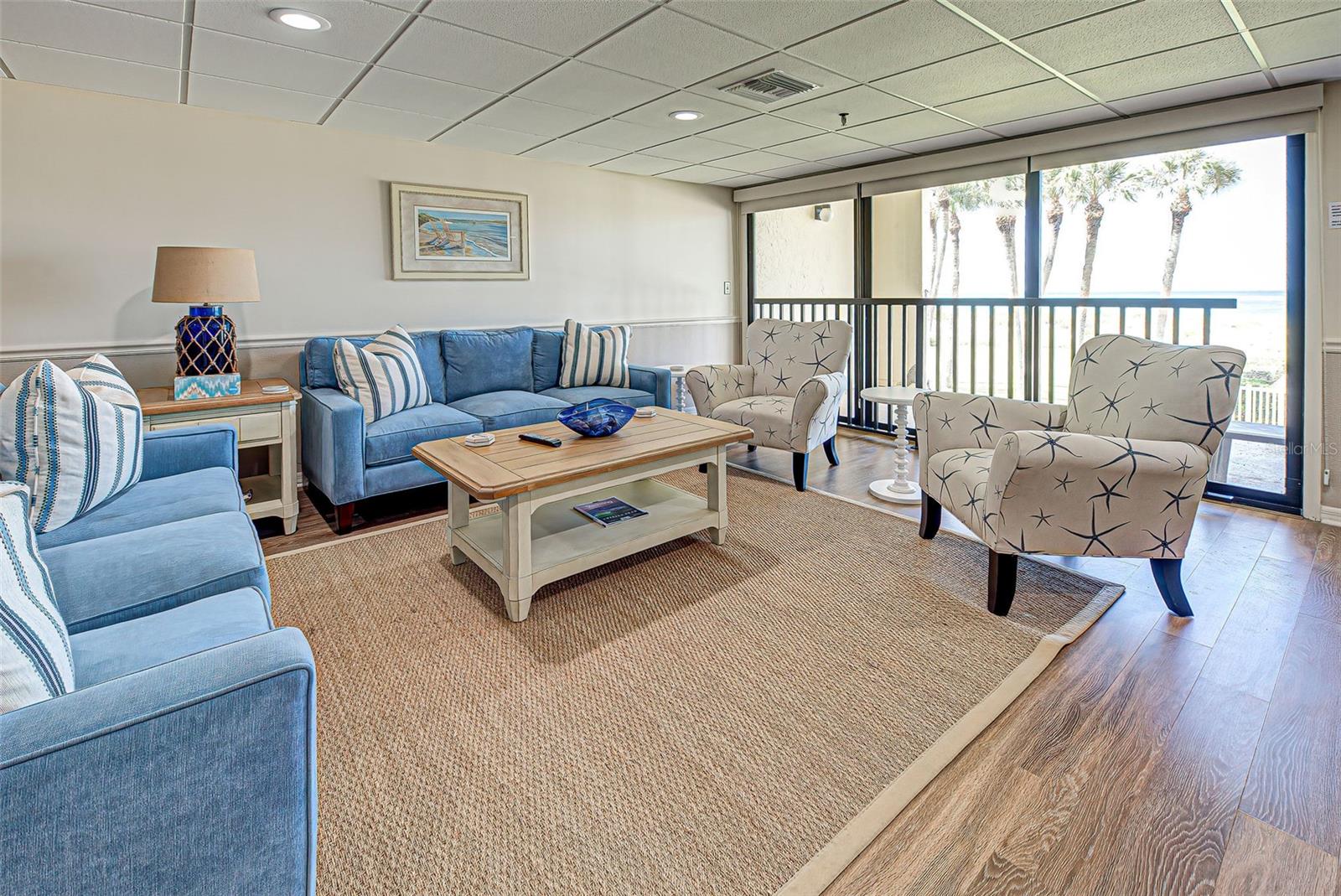 MACARTHUR BEACH - Residential