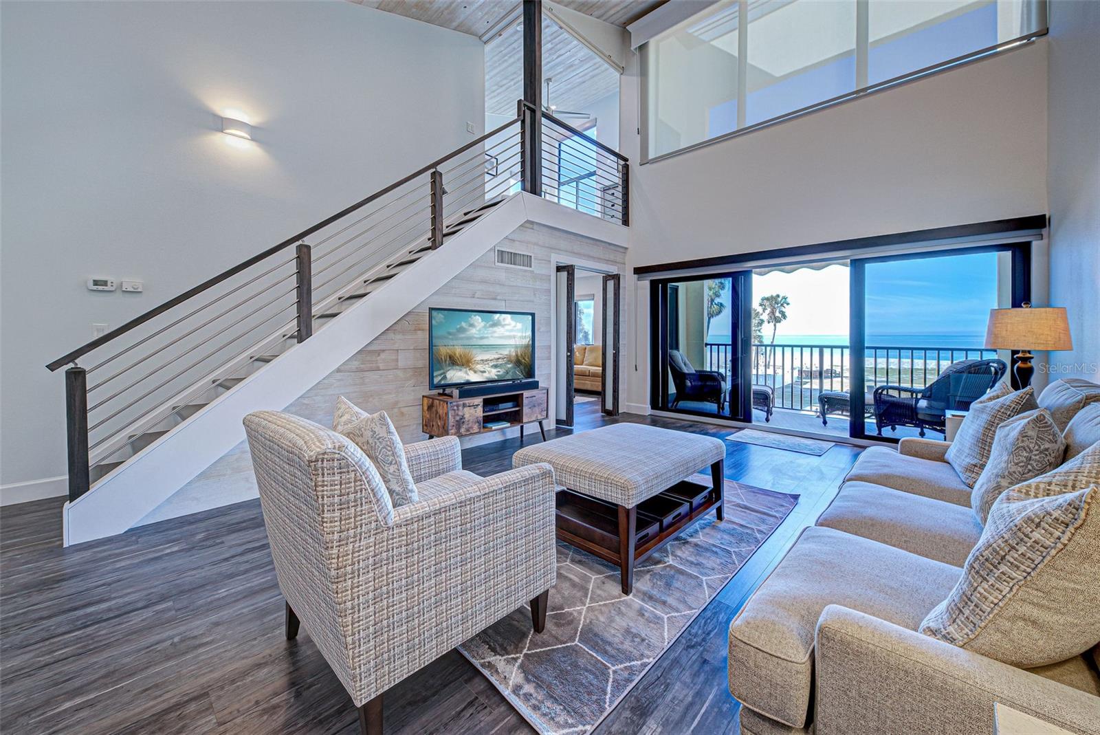 MACARTHUR BEACH - Residential