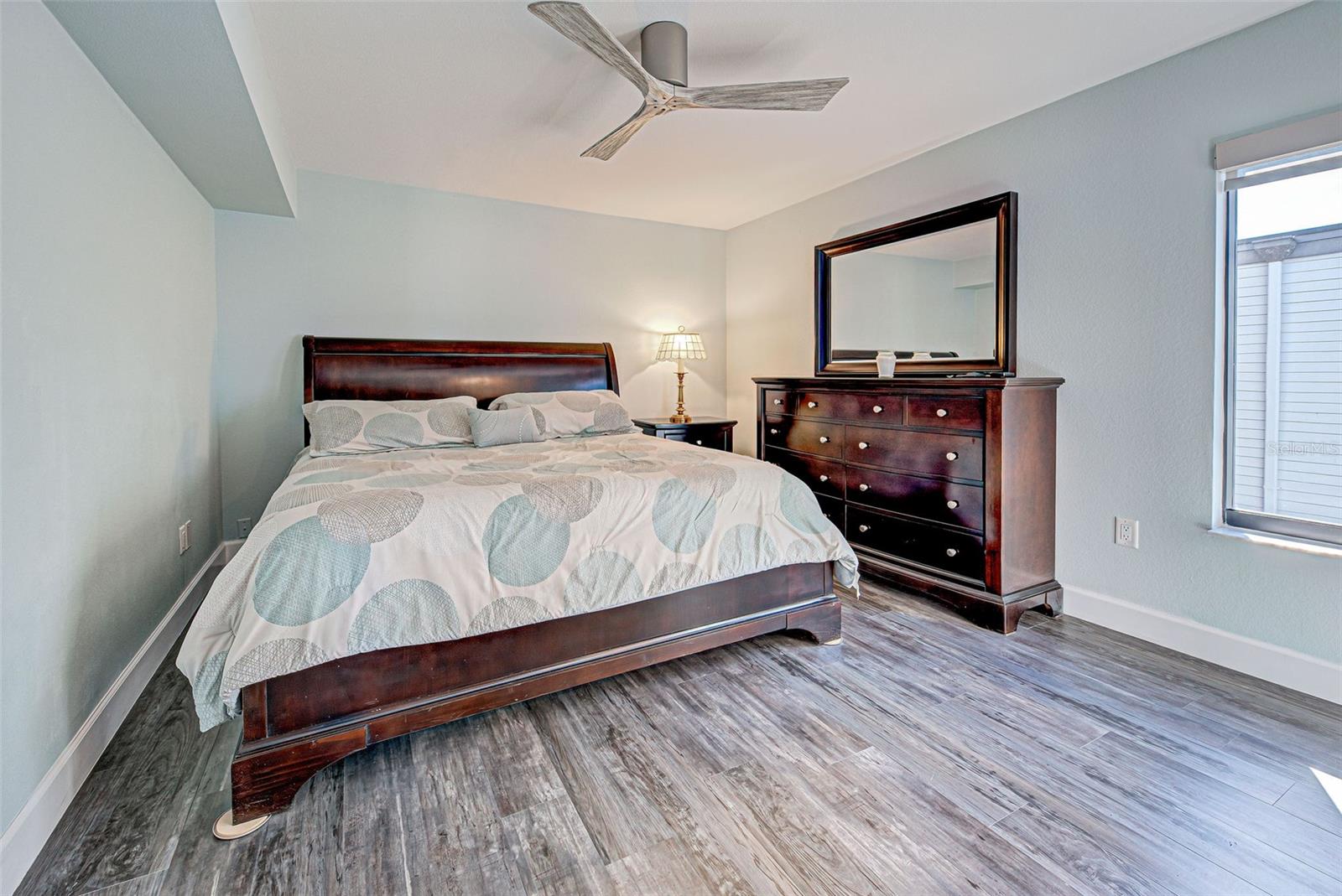 MACARTHUR BEACH - Residential