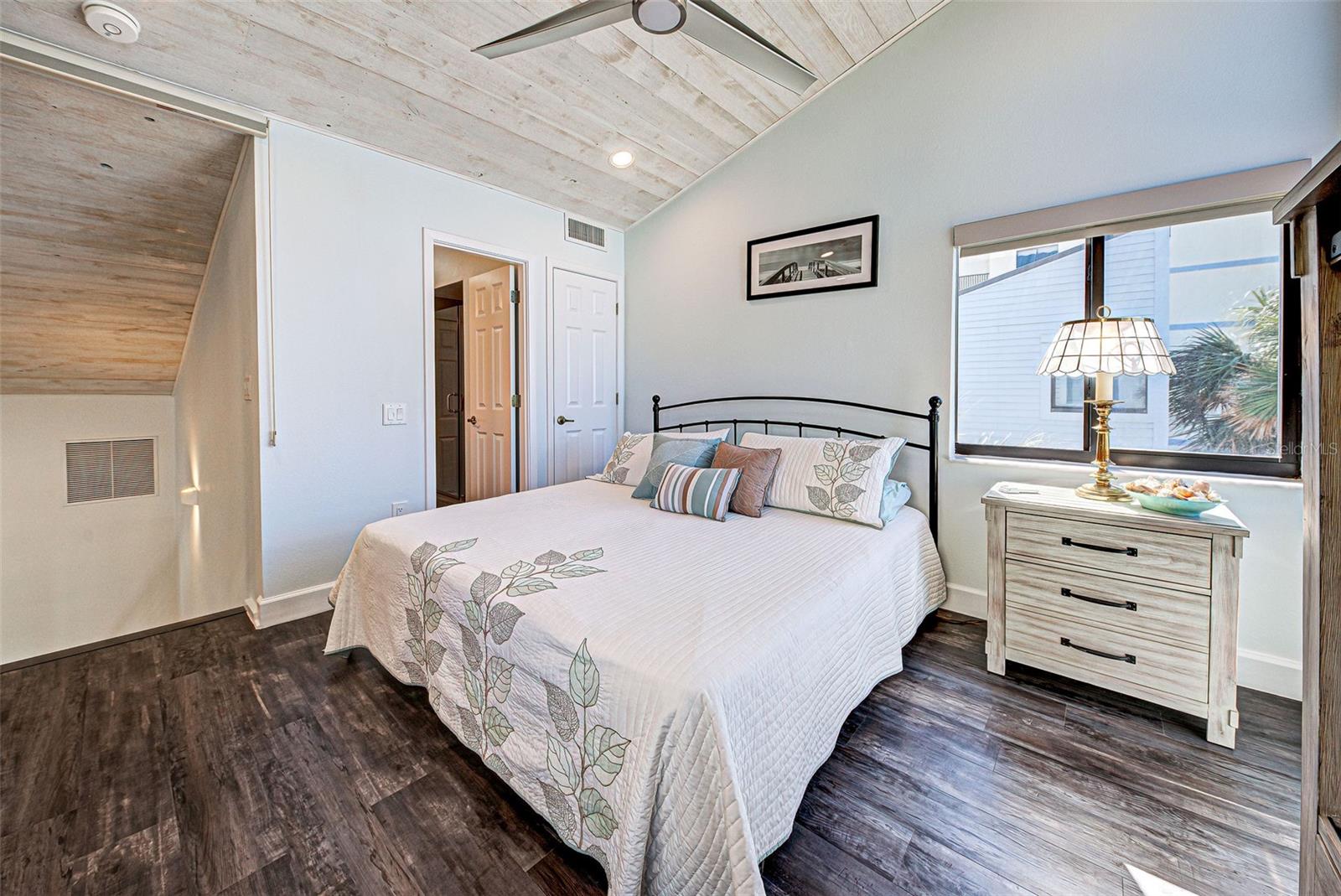 MACARTHUR BEACH - Residential