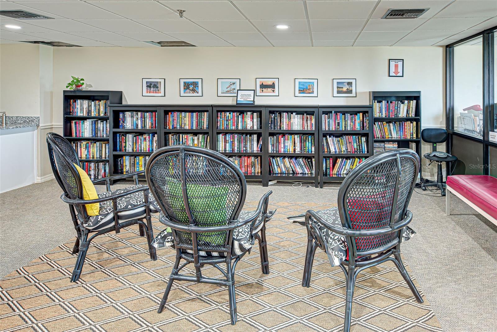 MACARTHUR BEACH - Residential