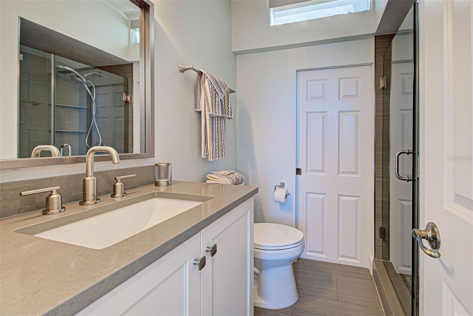 MACARTHUR BEACH - Residential