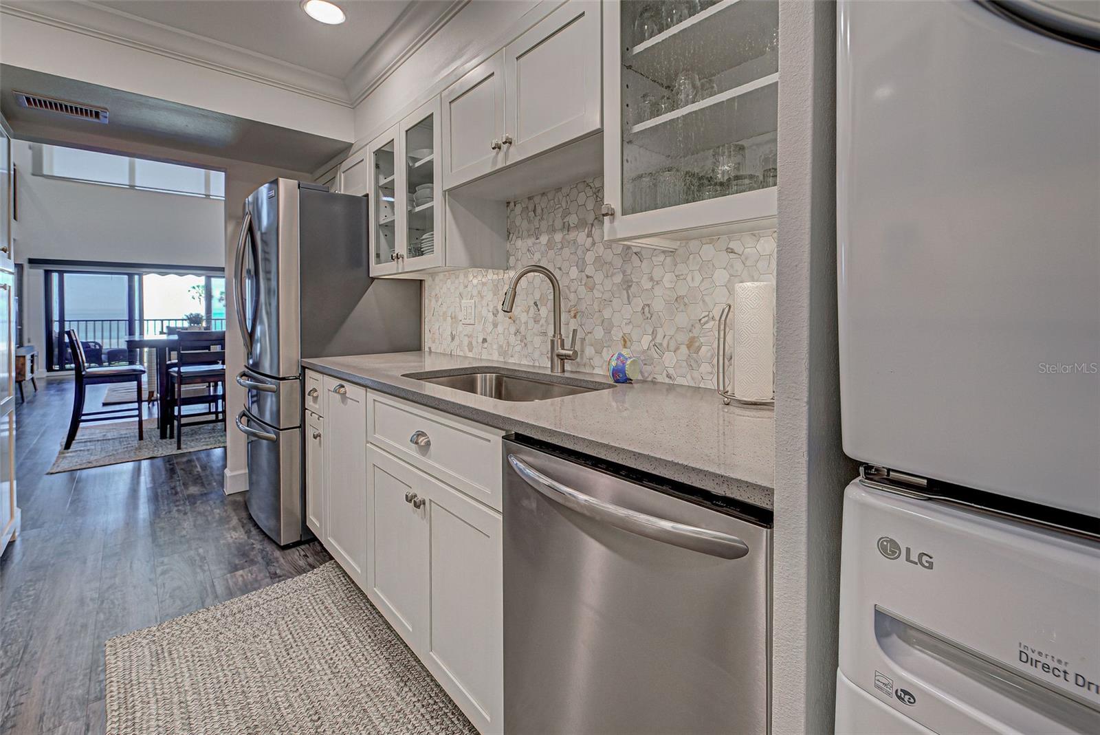 MACARTHUR BEACH - Residential