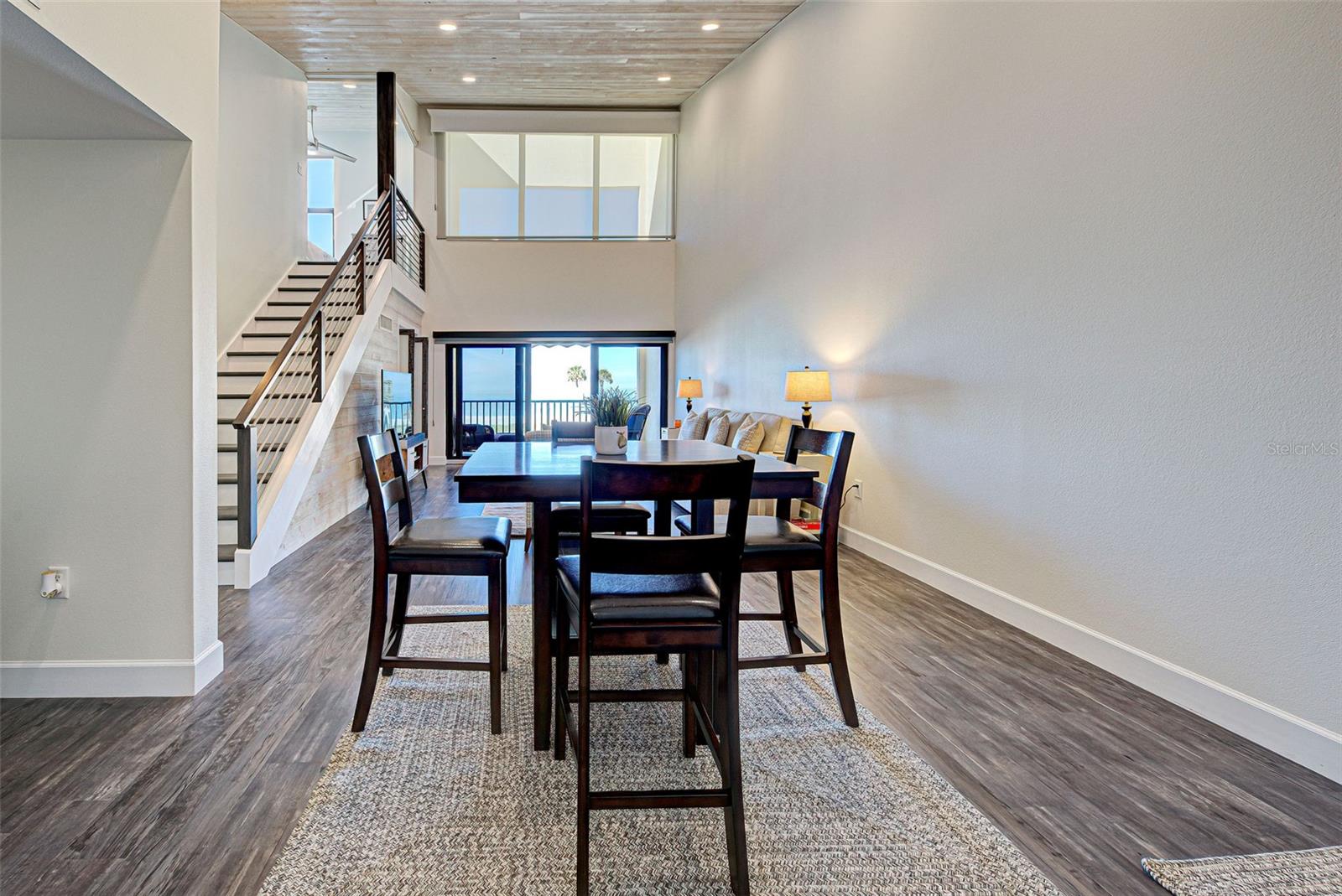MACARTHUR BEACH - Residential