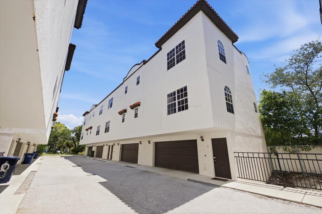 Photo of 2315 W North A Street #3, Tampa, FL 33609 (MLS # TB8562711)