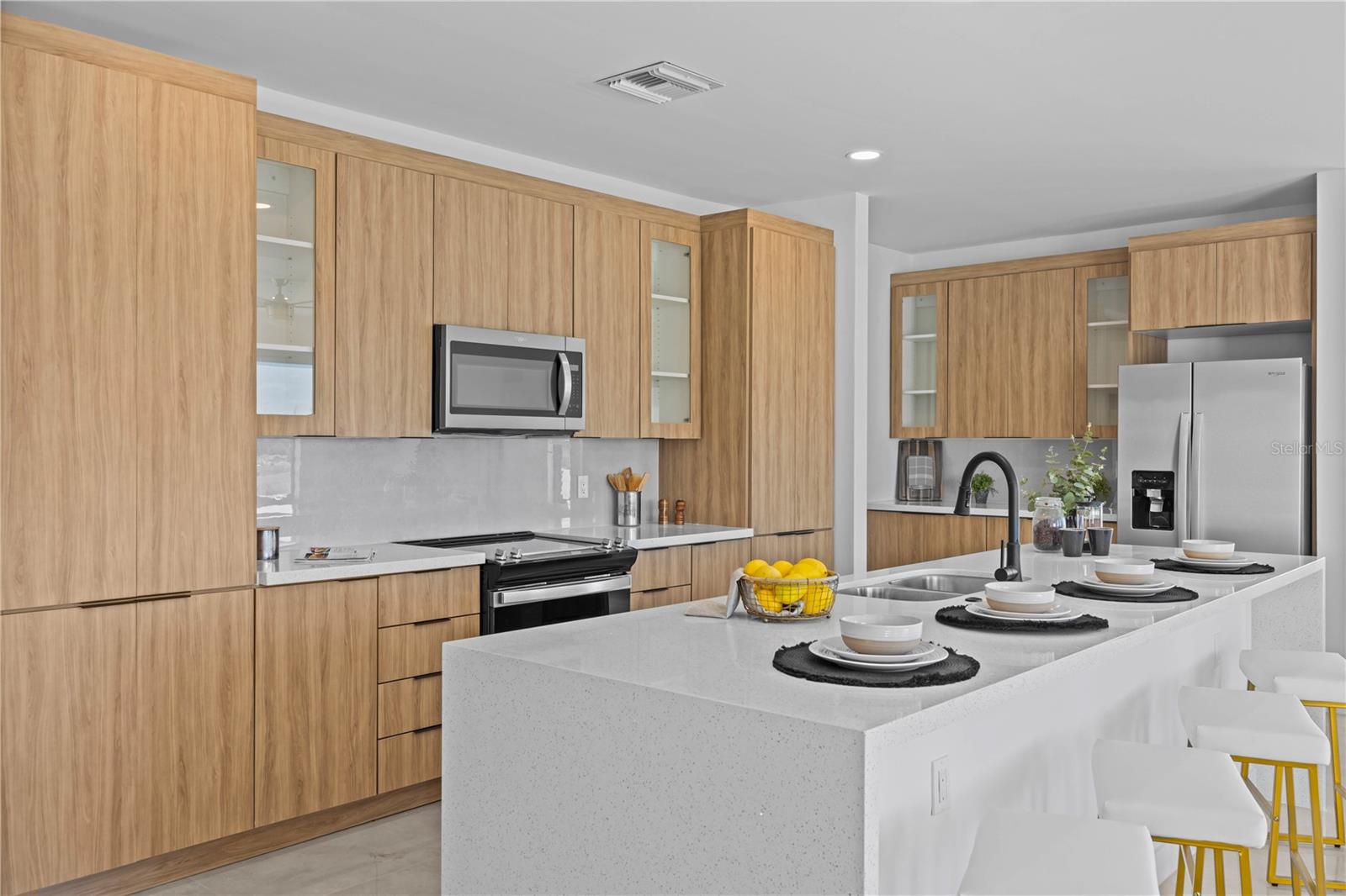 6427 CHORUS DRIVE