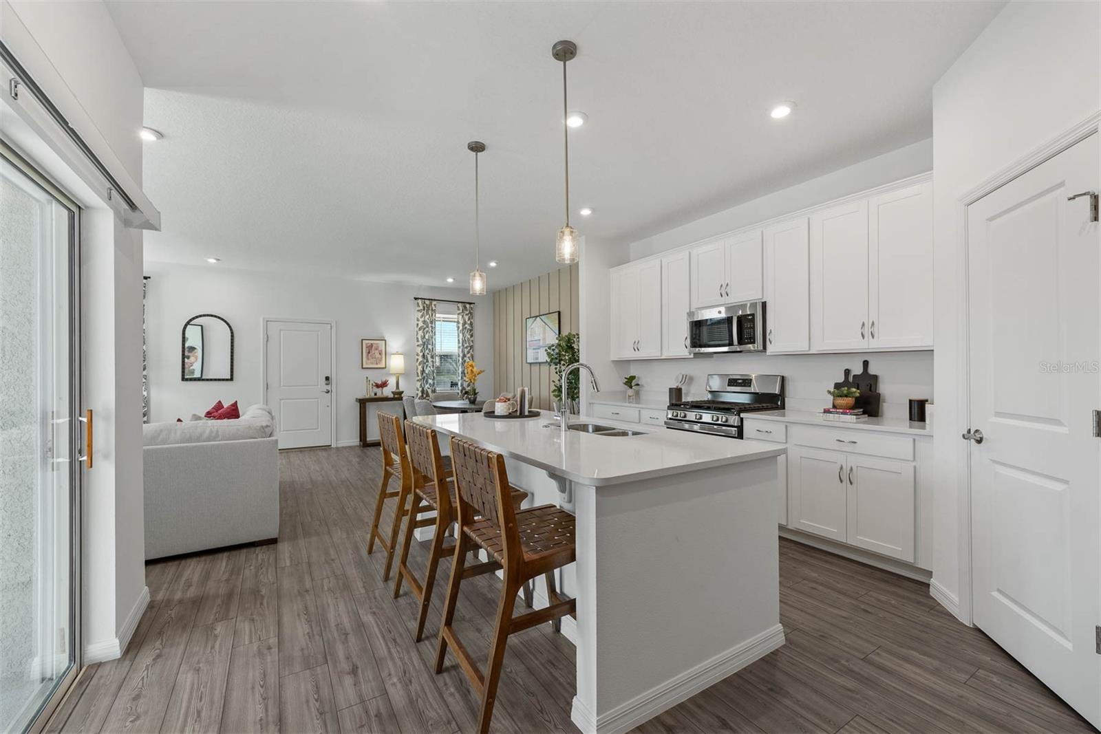 AVALON PARK WEST - Residential