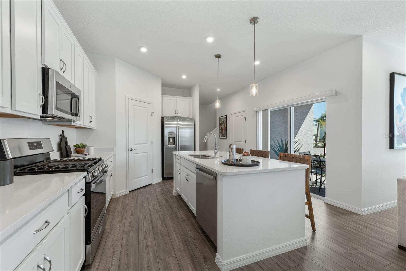 AVALON PARK WEST - Residential