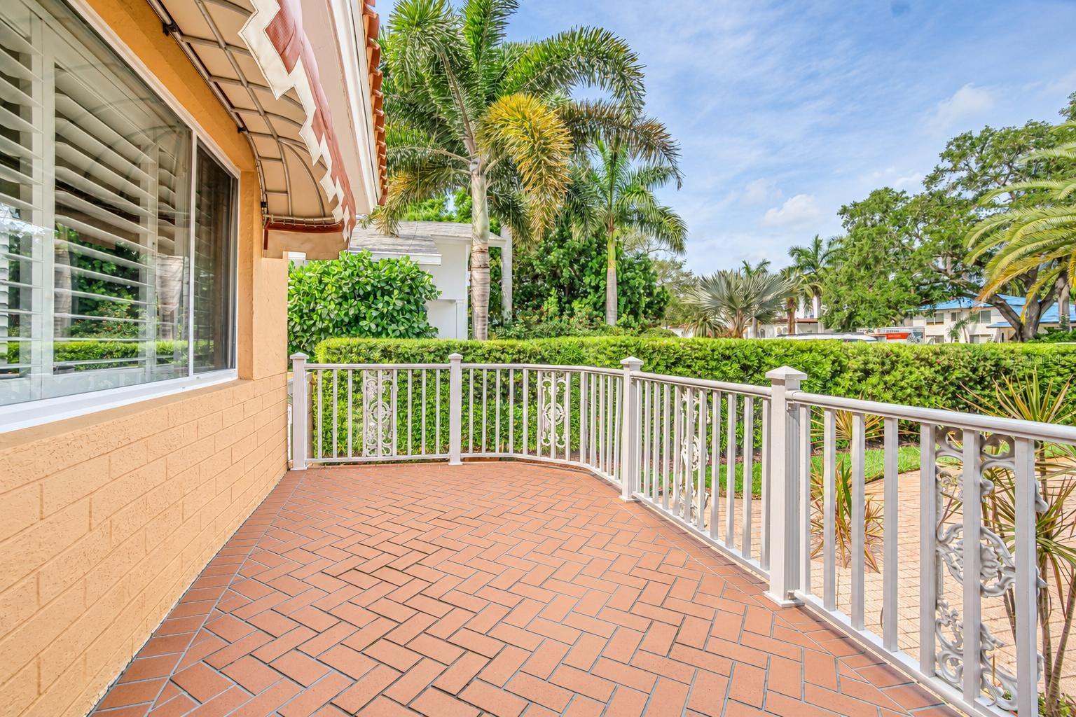 243 SNELL ISLE BOULEVARD NE