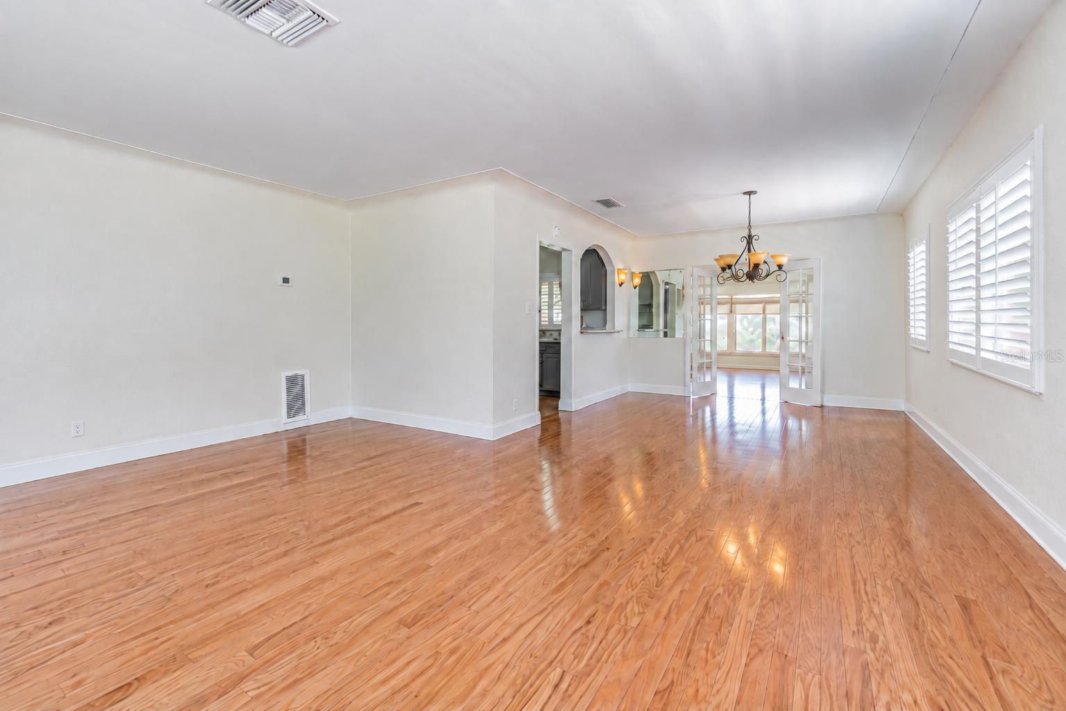 243 SNELL ISLE BOULEVARD NE