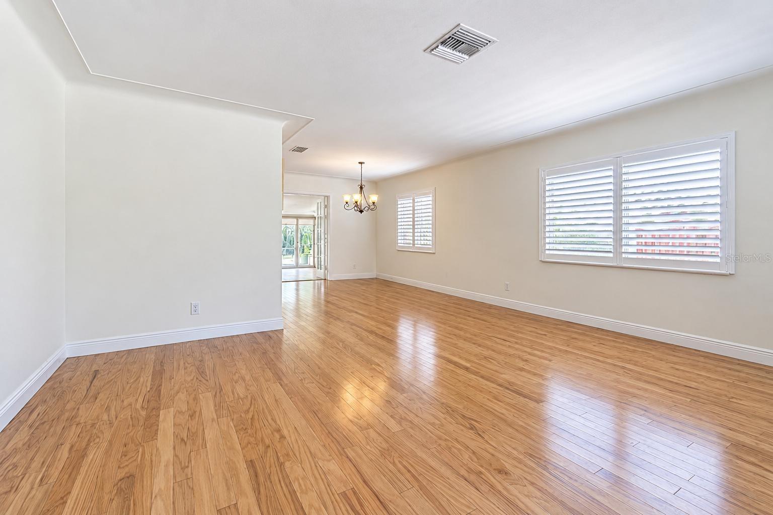 243 SNELL ISLE BOULEVARD NE