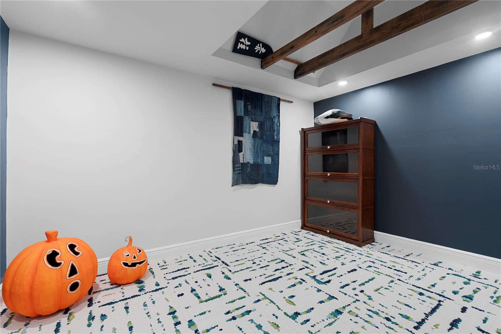 HARBOUR OAKS POINTE - Residential