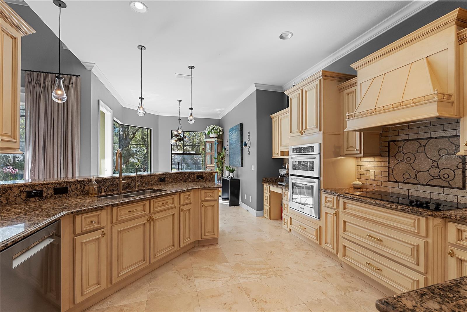 HARBOUR OAKS POINTE - Residential