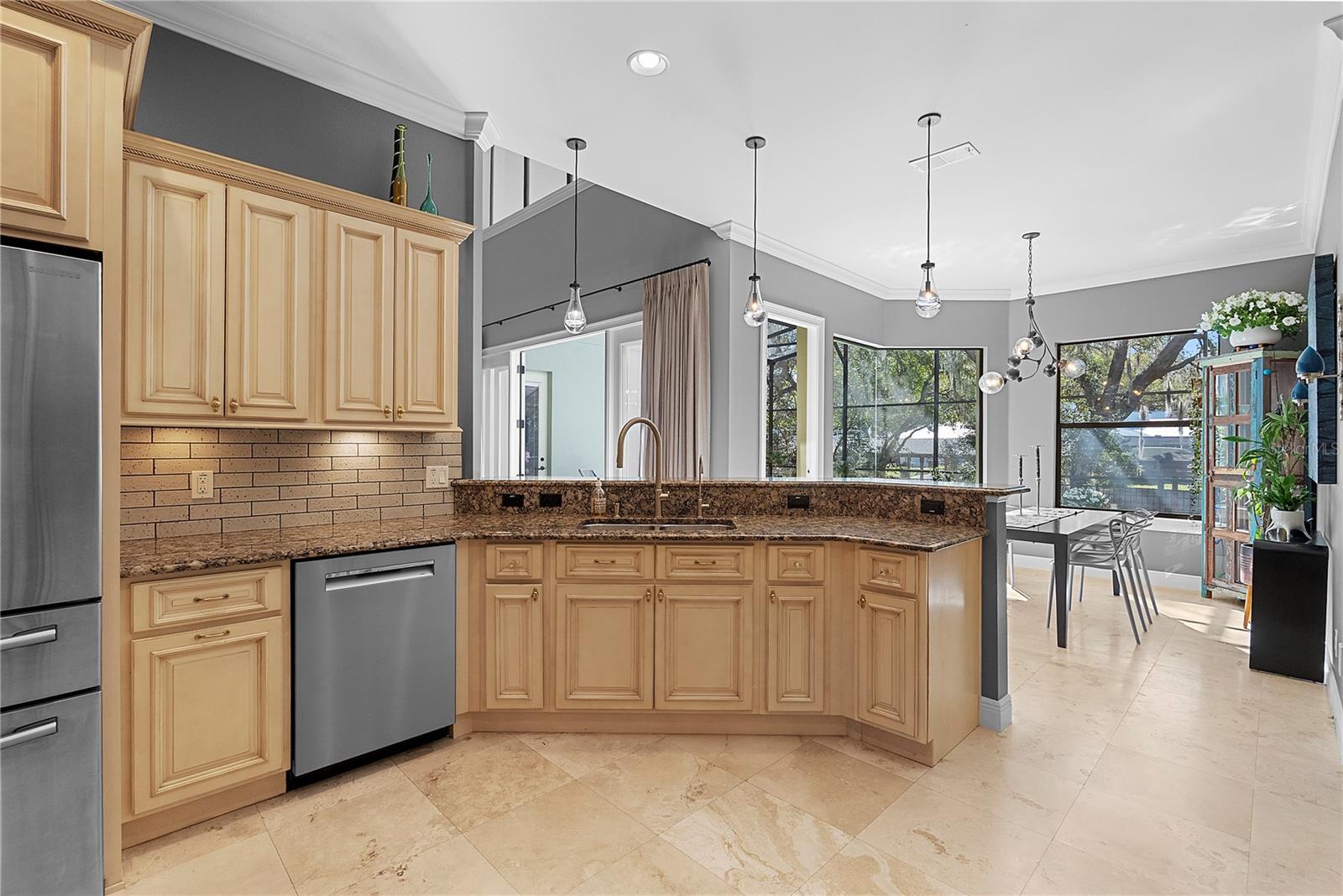 HARBOUR OAKS POINTE - Residential