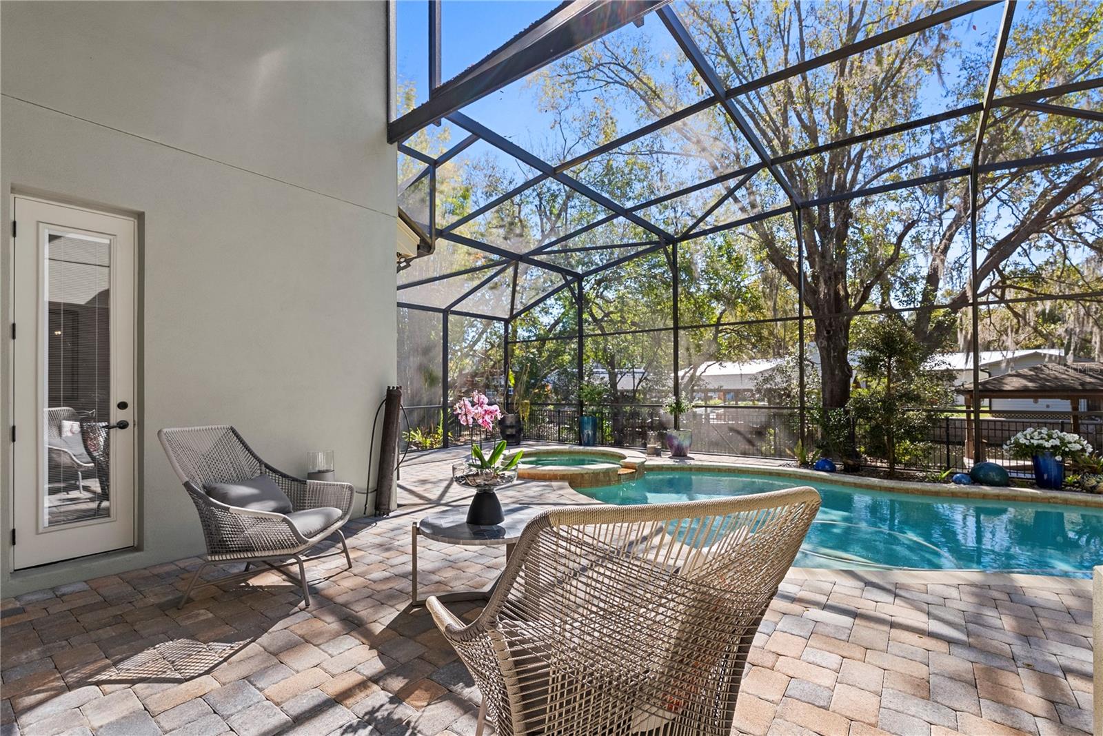 HARBOUR OAKS POINTE - Residential