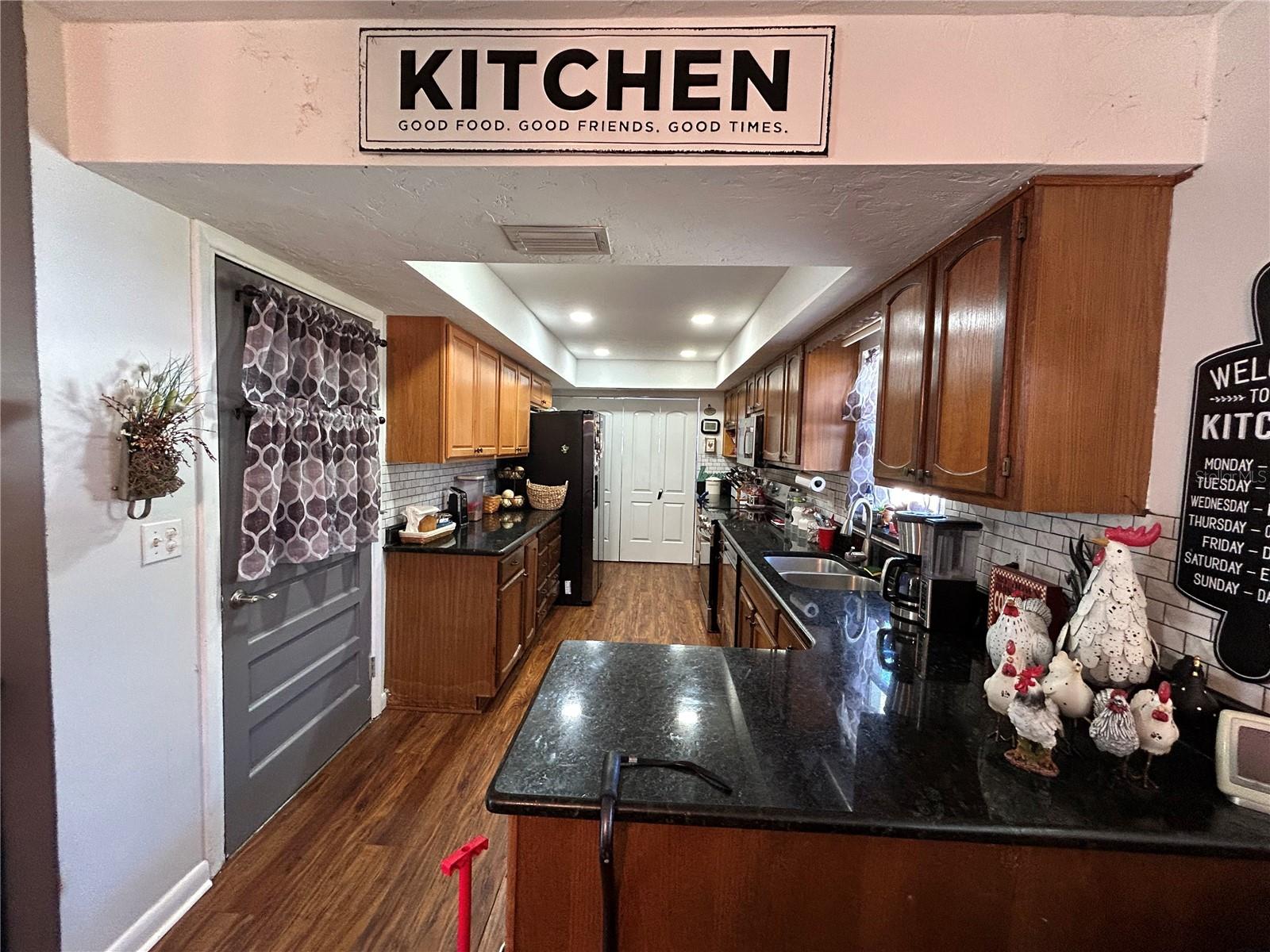 COUNTRY GARDEN ESTATES - Residential