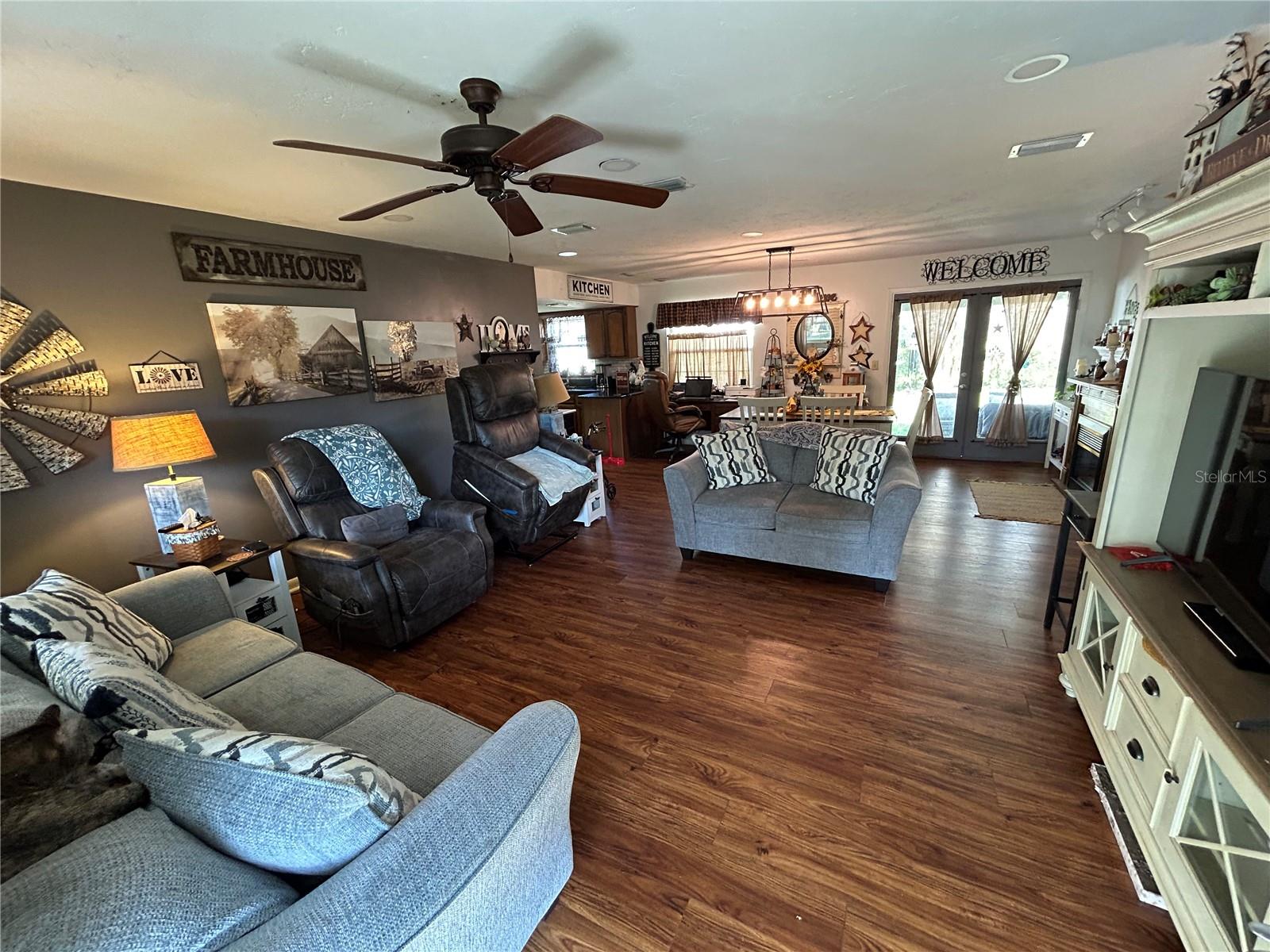 COUNTRY GARDEN ESTATES - Residential