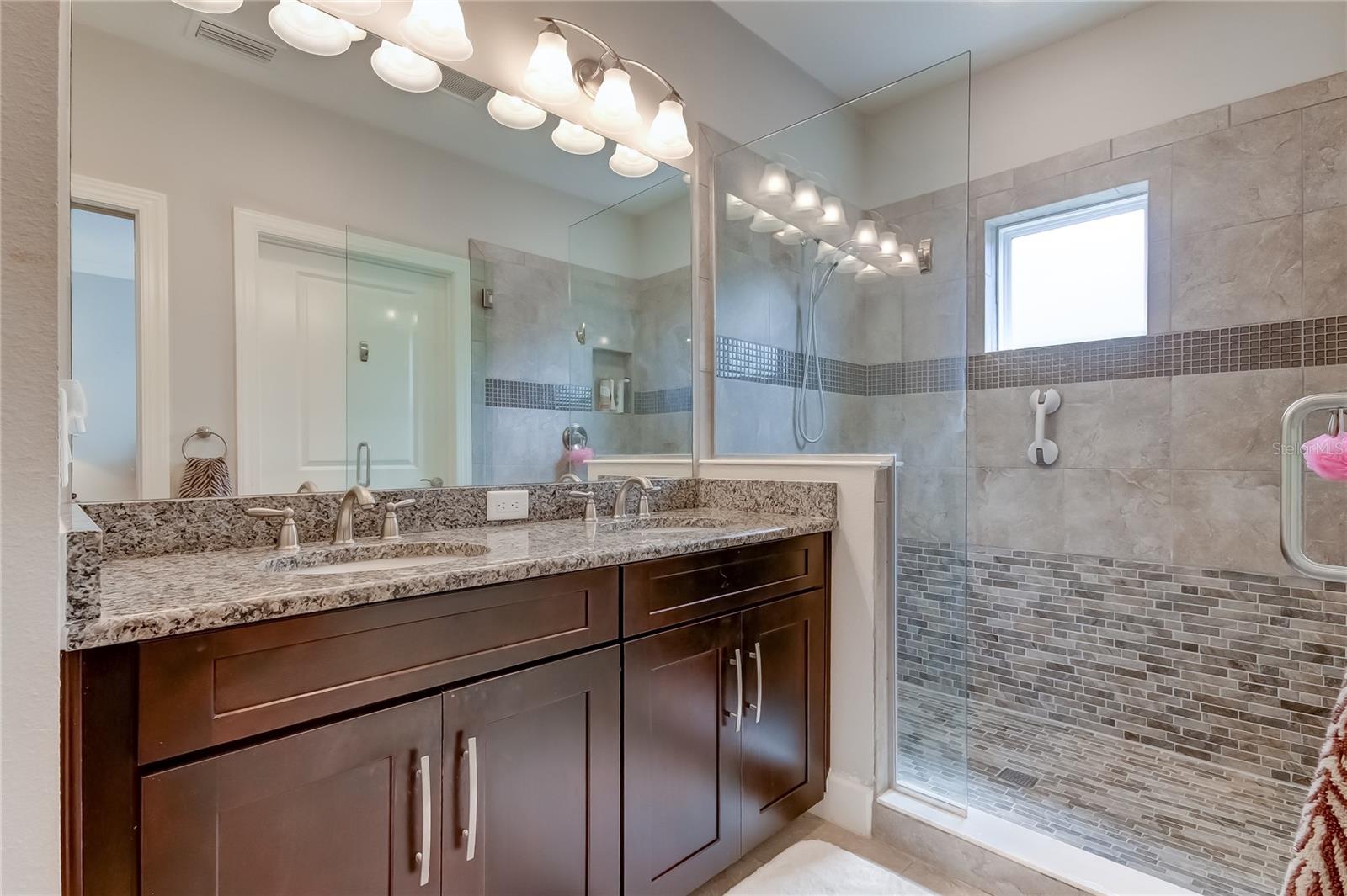 THE COVE AT LOGGERHEAD MARINA - Residential Lease